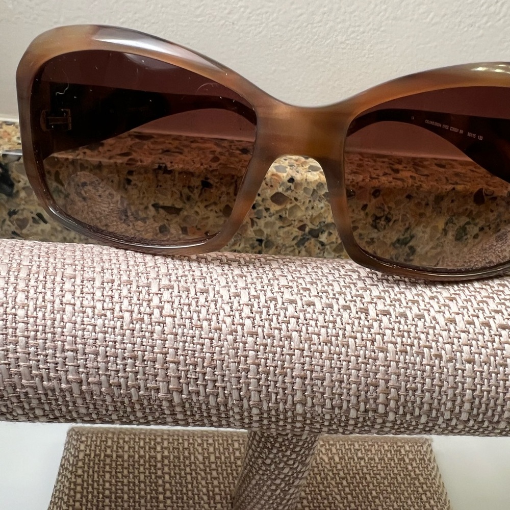 Celine Dion Preowned women’s brown sunglasses and case - Picture 7 of 16
